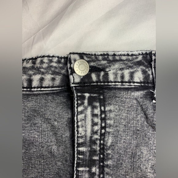 Refuge/bluenotes acid washed ripped skinny jeans size 13 - Picture 4 of 9